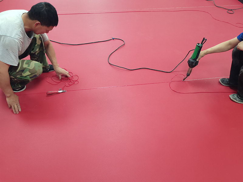 地板清洁和维护