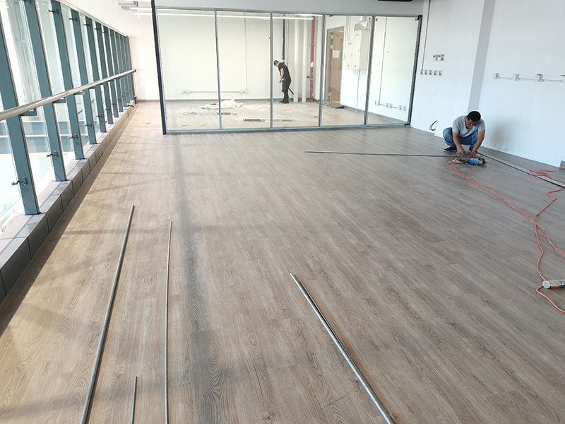 弹性地板的维护